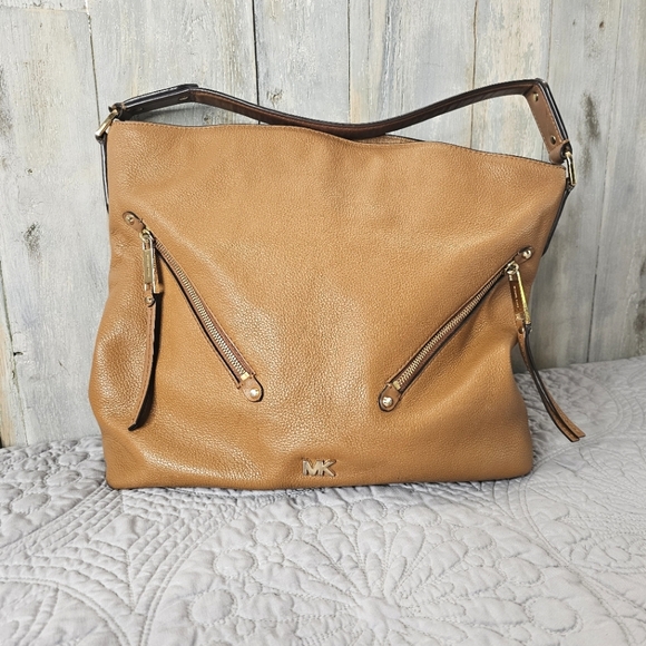 Micheal Kors Evie large Hobo Leather Tote Handbag Camel Brown 2 Zip Front Pocket - Picture 1 of 14